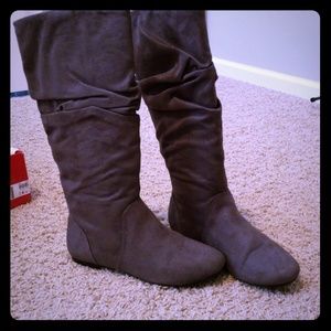 Gray slouch boots, size 6.5